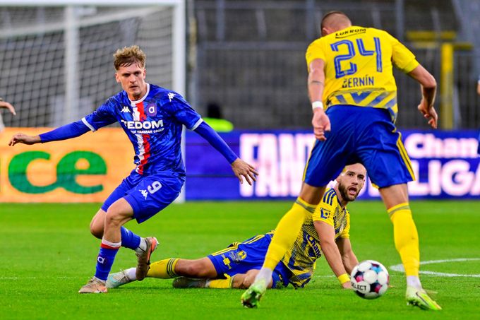 ONLINE: Artis - Zlín 2:2. Liberec hraje v Pardubicích a Slovácko hostí Teplice ONLINE: Artis - Zlín 2:2. Liberec hraje v Pardubicích a Slovácko hostí Teplice