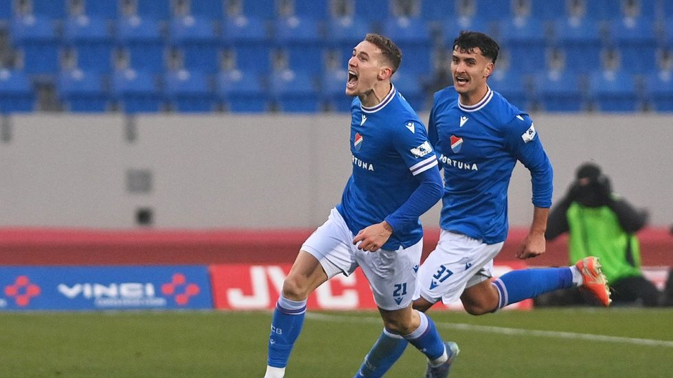 Michal Kohút z Baníku se raduje z branky proti Dukle