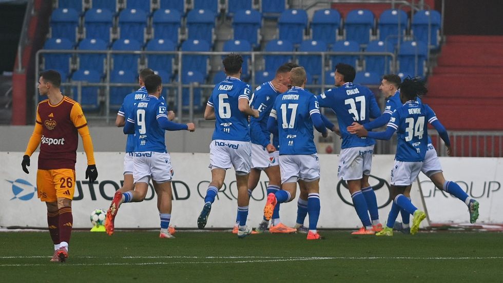 Baník - Dukla 3:1. Výhra po šesti zápasech a posun v tabulce. Hradec zaskočil Jablonec Baník - Dukla 3:1. Výhra po šesti zápasech a posun v tabulce. Hradec zaskočil Jablonec