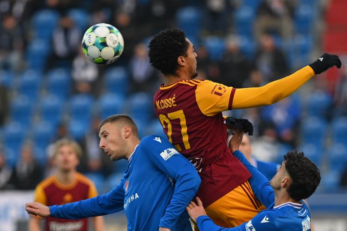 ONLINE: Baník se pokouší odrazit ze dna proti Dukle. Karviná může přeskočit Plzeň ONLINE: Baník se pokouší odrazit ze dna proti Dukle. Karviná může přeskočit Plzeň