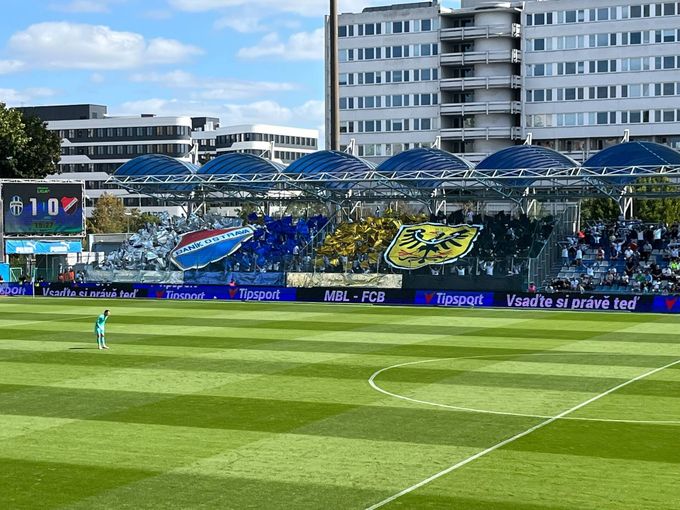 Společný protest fanoušků: Jeb*t Tvrdíka! křičeli Baníkovci. V Edenu se pískalo na fandící Společný protest fanoušků: Jeb*t Tvrdíka! křičeli Baníkovci. V Edenu se pískalo na fandící