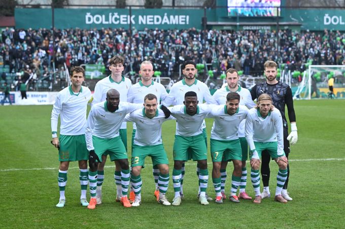 Ostudná oslava! Bohemians pod kritikou kotle, Veselý se potká s vedením Ostudná oslava! Bohemians pod kritikou kotle, Veselý se potká s vedením