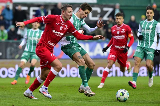 SESTŘIHY: Domácí výbuch Bohemians nezvládli přesilovku. Hradec smetl Duklu SESTŘIHY: Domácí výbuch Bohemians nezvládli přesilovku. Hradec smetl Duklu