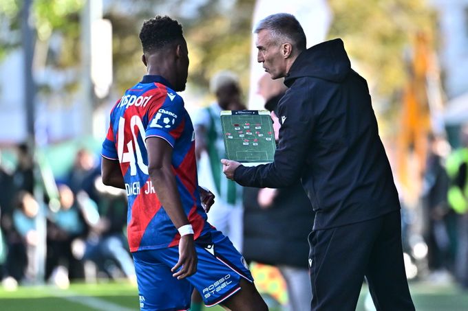 Varování pro Dweha. Trenér Hyský ho kritizoval, rozebrali jsme chyby proti Slavii Varování pro Dweha. Trenér Hyský ho kritizoval, rozebrali jsme chyby proti Slavii