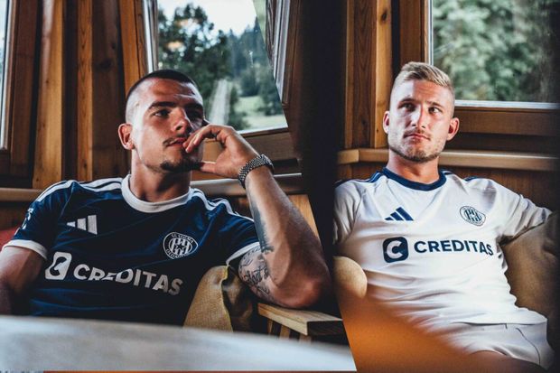 Sigma se převlékla do tmavšího odstínu modré, než bývalo zvykem Sigma se převlékla do tmavšího odstínu modré, než bývalo zvykem