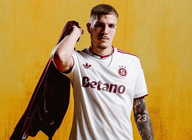 Venkovní dresy Sparty se pyšní retro variantou loga značky Adidas Venkovní dresy Sparty se pyšní retro variantou loga značky Adidas