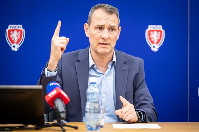 Šéf sudích o novinkách: pravidla z mundialu i odtajněná komunikace s VAR. V čem bude tvrdší? Šéf sudích o novinkách: pravidla z mundialu i odtajněná komunikace s VAR. V čem bude tvrdší?
