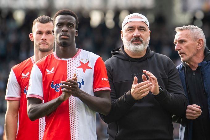 Trpišovský: Kabina stojí za Douděrou. Trest pro Mosese je ústřel, na Hradec neumíme Trpišovský: Kabina stojí za Douděrou. Trest pro Mosese je ústřel, na Hradec neumíme