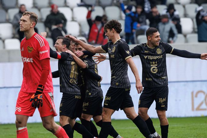 Hradecké devítky fakt neohromují. Změní to Lotyš, spoluhráč sparťana Grimalda? Hradecké devítky fakt neohromují. Změní to Lotyš, spoluhráč sparťana Grimalda?