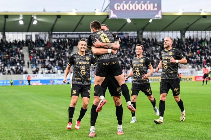 ONLINE: Boleslav bez Mandouse vede nad Duklou, Slovácko prohrává v Hradci ONLINE: Boleslav bez Mandouse vede nad Duklou, Slovácko prohrává v Hradci