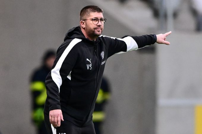 Odejdu z Česka, přemýšlí Šumulikoski. Sportovní ředitel Slovácka své hráče tvrdě sepsul Odejdu z Česka, přemýšlí Šumulikoski. Sportovní ředitel Slovácka své hráče tvrdě sepsul