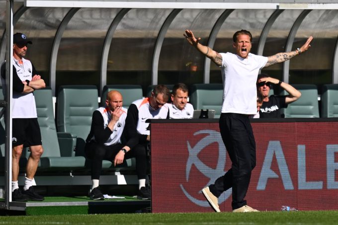 Rozjetý Kováč: Nezmar mi nikdy neřekl, že mi hoří pr... Ale nejsem blbej Rozjetý Kováč: Nezmar mi nikdy neřekl, že mi hoří pr... Ale nejsem blbej