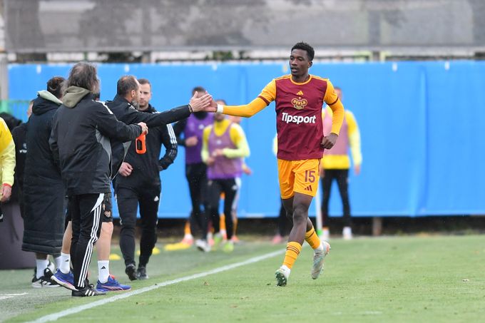 Posila z Karibiku? Na objev Dukly kouká i Slavia. „Dante“ zaujal rychlostí, post zatím hledá Posila z Karibiku? Na objev Dukly kouká i Slavia. „Dante“ zaujal rychlostí, post zatím hledá