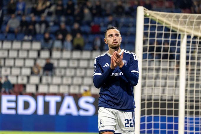 Ty v*le, fakt dal gól Hadaš?! Sigmu zachránil přeučený odchovanec, bojuje o místo Ty v*le, fakt dal gól Hadaš?! Sigmu zachránil přeučený odchovanec, bojuje o místo