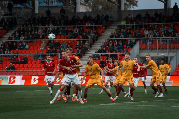 Pardubice nepotřebují gólmana? Kurňa, to tam musí spadnout. Hapal sledoval „posilu“ Pardubice nepotřebují gólmana? Kurňa, to tam musí spadnout. Hapal sledoval „posilu“