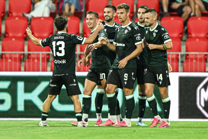 ONLINE: Pardubice - Jablonec 0:2. Chramosta před pauzou přidal druhý gól hostů ONLINE: Pardubice - Jablonec 0:2. Chramosta před pauzou přidal druhý gól hostů