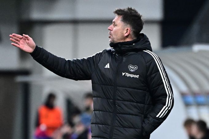 Holoubek o podzimu Dukly: Posily? Krásná otázka, děkuji za ni. Vepředu jsme naivní Holoubek o podzimu Dukly: Posily? Krásná otázka, děkuji za ni. Vepředu jsme naivní