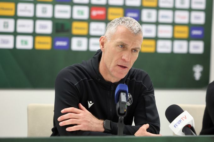 Hyský: Liga by si zasloužila lepší terény. Osm stupňů pod nulou? Nefotbalové podmínky Hyský: Liga by si zasloužila lepší terény. Osm stupňů pod nulou? Nefotbalové podmínky