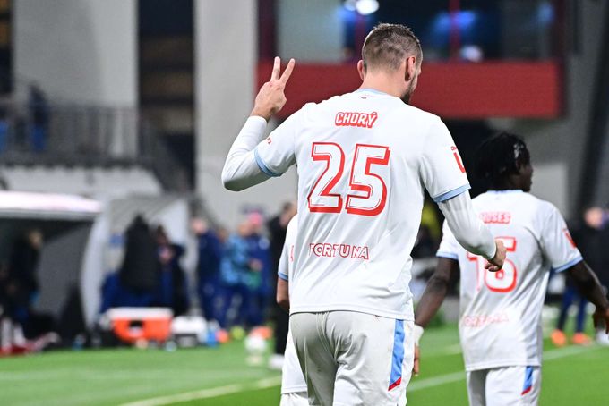 ONLINE: Plzeň - Slavia 1:4. Dobrý vstup Pražanů do druhé půle, znovu se trefil Chorý ONLINE: Plzeň - Slavia 1:4. Dobrý vstup Pražanů do druhé půle, znovu se trefil Chorý