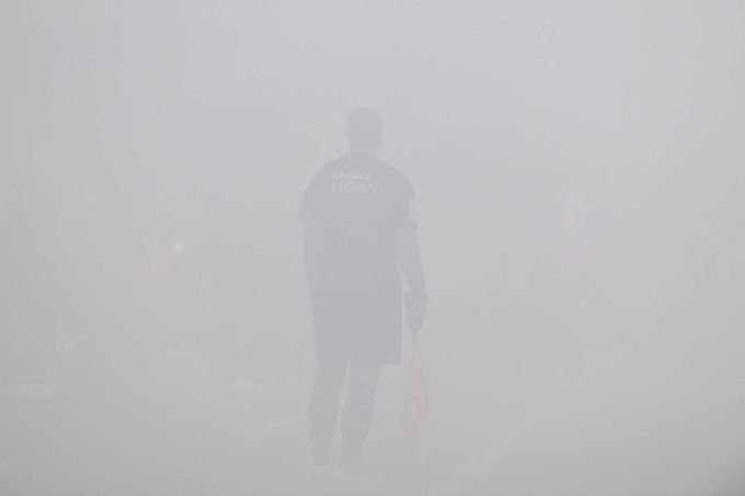 ONLINE: Plzeň - Slavia 0:0. Fanoušci zahalili hřiště dýmem, zápas přerušen ONLINE: Plzeň - Slavia 0:0. Fanoušci zahalili hřiště dýmem, zápas přerušen