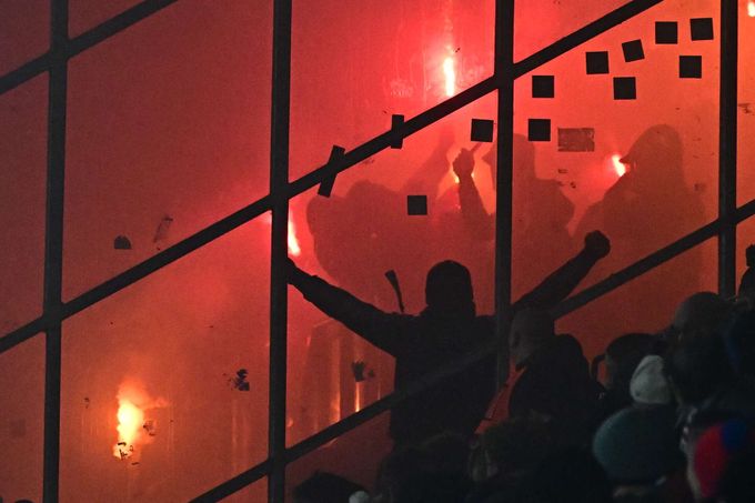 Rekordní pokuta pro Slavii za řádění fanoušků v Plzni: stejně jako Sparta před dvěma lety Rekordní pokuta pro Slavii za řádění fanoušků v Plzni: stejně jako Sparta před dvěma lety