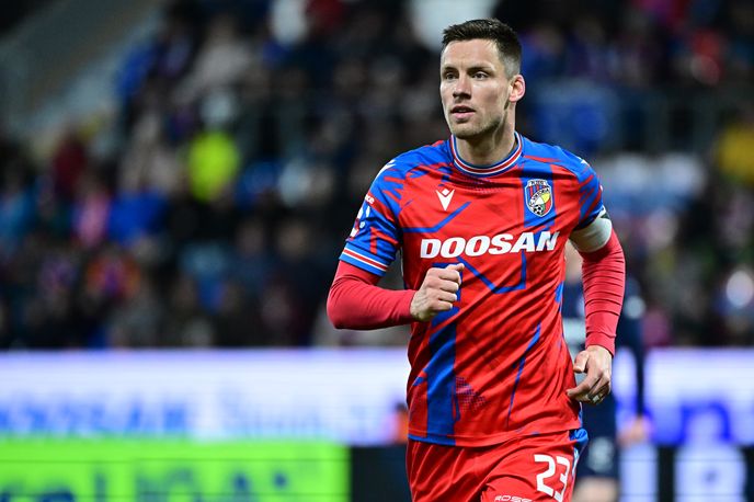 Plzeňský Lukáš Kalvach v utkání proti Slovácku Plzeňský Lukáš Kalvach v utkání proti Slovácku