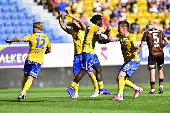 ONLINE: Teplice - Plzeň 2:4. Přestřelka na severu Čech pokračuje! Šest gólů během půl hodiny ONLINE: Teplice - Plzeň 2:4. Přestřelka na severu Čech pokračuje! Šest gólů během půl hodiny