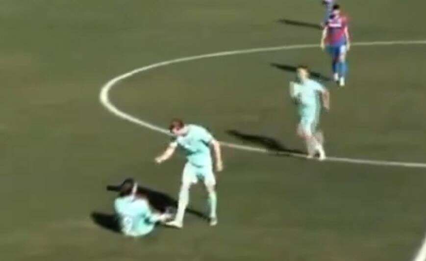 Bizár v přípravě Plzně. Soupeř napadl spoluhráče: Buď zticha, ty... Problém měl už v Německu Bizár v přípravě Plzně. Soupeř napadl spoluhráče: Buď zticha, ty... Problém měl už v Německu