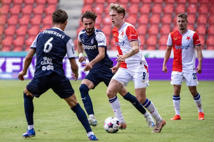 Zájem o Labíka neutuchá: Touží po něm Hradec, chtějí ho i v zahraničí. Kdy bude jasno? Zájem o Labíka neutuchá: Touží po něm Hradec, chtějí ho i v zahraničí. Kdy bude jasno?