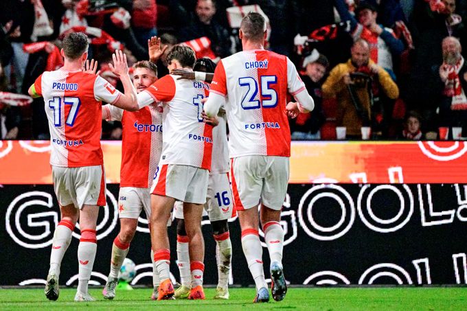 Slavia proti Baníku: funkční duo CH+CH, šňůra Markoviče i marné rohy Ostravanů Slavia proti Baníku: funkční duo CH+CH, šňůra Markoviče i marné rohy Ostravanů