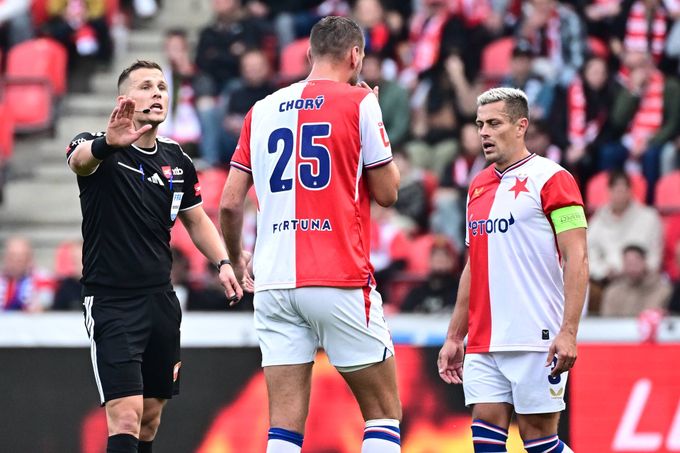 ONLINE: Slavia - Hradec Králové 0:0. Zápas vrcholí, domácí v deseti po vyloučení Chorého ONLINE: Slavia - Hradec Králové 0:0. Zápas vrcholí, domácí v deseti po vyloučení Chorého