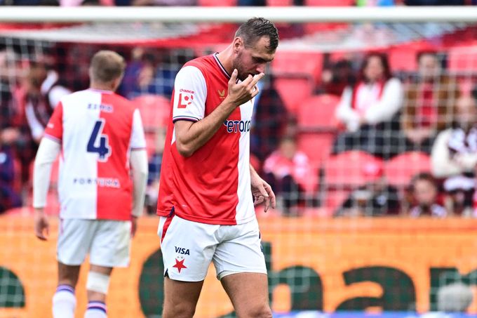 ONLINE: Slavia - Hradec Králové 0:0. Chorý ukázal prostředníček a byl vyloučen! ONLINE: Slavia - Hradec Králové 0:0. Chorý ukázal prostředníček a byl vyloučen!