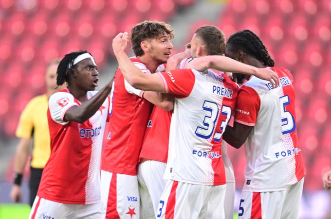 ONLINE: Slavia - Plzeň. Šance pro mladíky. Hrají Piták, Kolísek i Suleiman ONLINE: Slavia - Plzeň. Šance pro mladíky. Hrají Piták, Kolísek i Suleiman