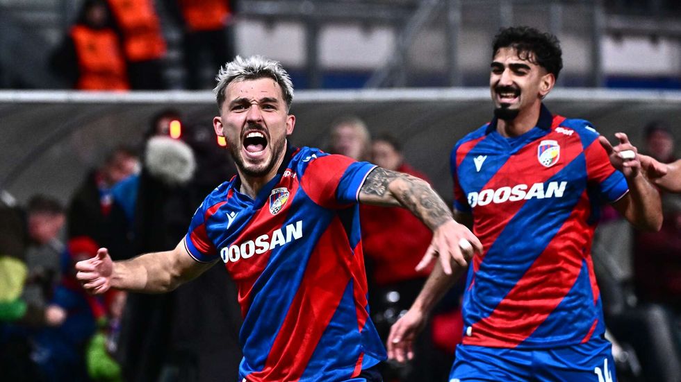 Tomáš Ladra slaví gól proti Slavii