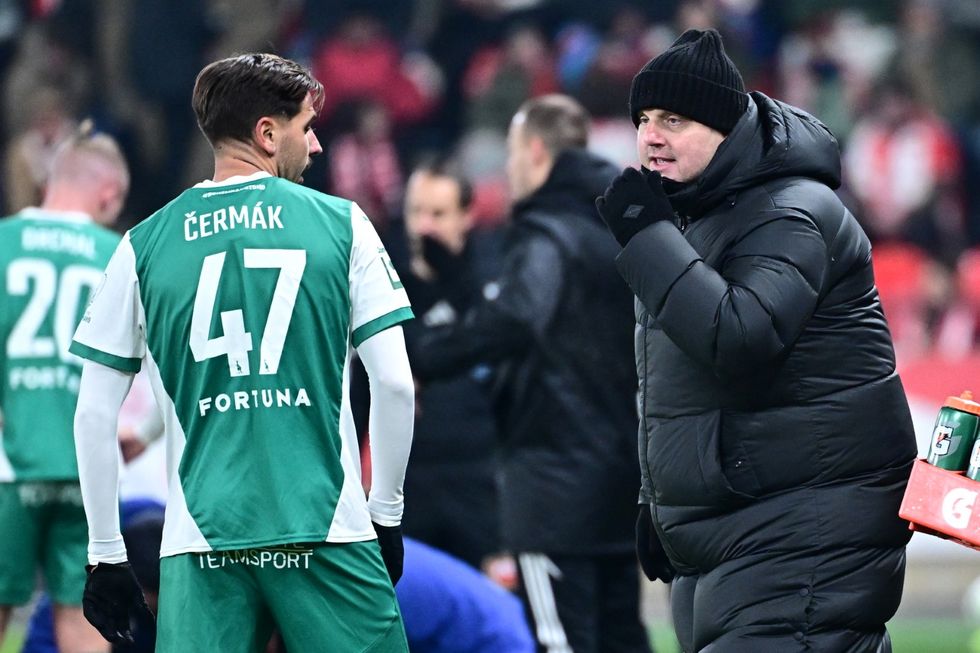 Veselý běsnil: Byl to dárek, nejsme žádní Santa Clausové! Vondra dostal kartáč Veselý běsnil: Byl to dárek, nejsme žádní Santa Clausové! Vondra dostal kartáč