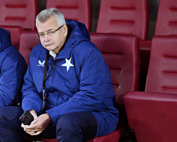 Tvrdík zkritizoval reprezentanty: Ostuda, trest pro Součka nebyl přísný. Co Trpišovský? Tvrdík zkritizoval reprezentanty: Ostuda, trest pro Součka nebyl přísný. Co Trpišovský?