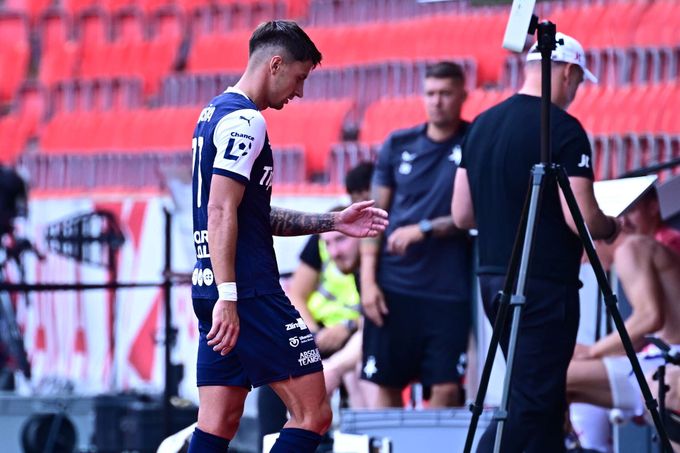 ONLINE: Slavia - Slovácko 5:1. Obhájce titulu dominuje, Chytil proměnil penaltu ONLINE: Slavia - Slovácko 5:1. Obhájce titulu dominuje, Chytil proměnil penaltu