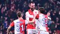 Hráči Slavie se radují z proměněné penalty Mojmíra Chytila proti Slovácku