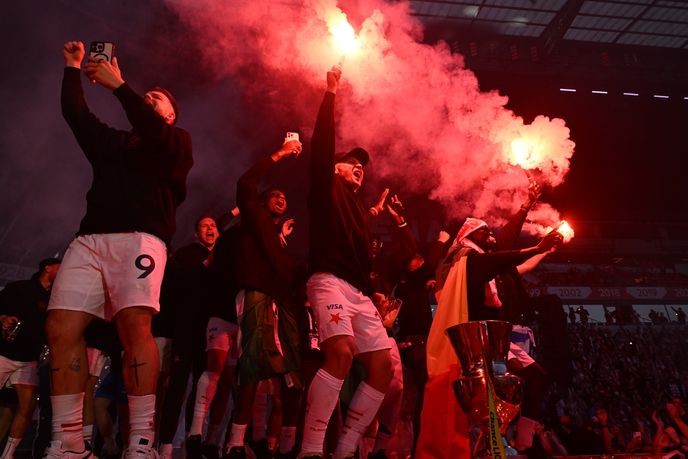 Oslavy slávistů s pyrotechnikou Oslavy slávistů s pyrotechnikou