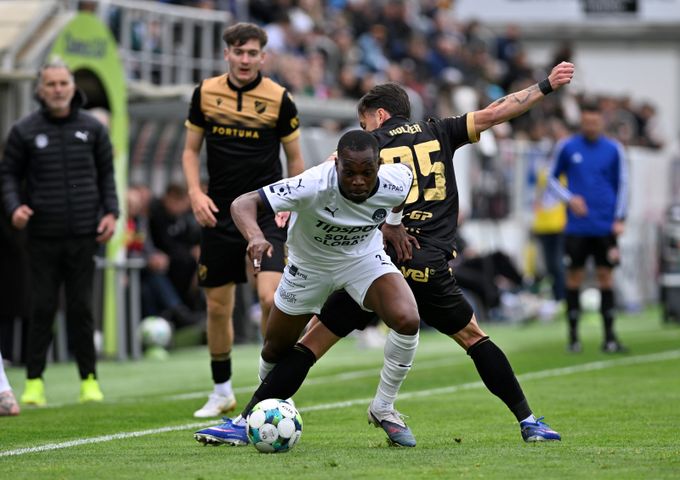 SESTŘIHY: Slovácko - Baník 2:1. Další rána pro Ostravu! Přiblížila sestupu, Dukla vyhrála SESTŘIHY: Slovácko - Baník 2:1. Další rána pro Ostravu! Přiblížila sestupu, Dukla vyhrála