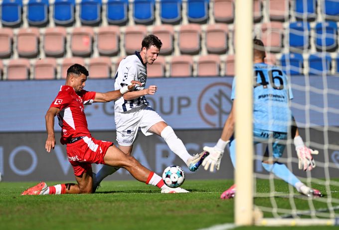 ONLINE: Slovácko - Baník 0:0. Vorlický poprvé v základu, za hosty Škrkoň na úkor Jurečky ONLINE: Slovácko - Baník 0:0. Vorlický poprvé v základu, za hosty Škrkoň na úkor Jurečky
