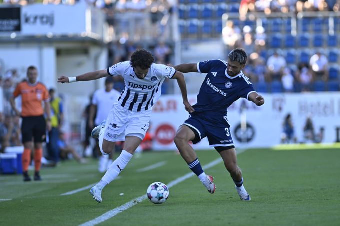 ONLINE: Slovácko - Olomouc 0:0. Pardubice vedou nad Mladou Boleslaví ONLINE: Slovácko - Olomouc 0:0. Pardubice vedou nad Mladou Boleslaví