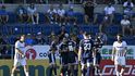 Radost fotbalistů Olomouce po gólu Lurvinka na 1:0 proti Slovácku