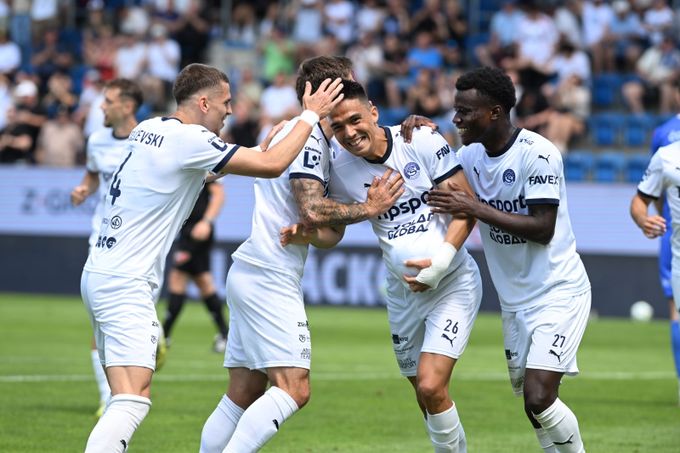 ONLINE: Slovácko - Artis 3:0. Domácí suverénně míří k záchraně, Suchan přidal třetí gól ONLINE: Slovácko - Artis 3:0. Domácí suverénně míří k záchraně, Suchan přidal třetí gól