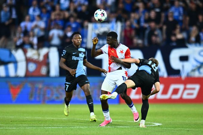 ONLINE: Liberec - Slavia 0:0. Šanci Slovanu hned v úvodu chytil Markovič. Chorý na střídačce ONLINE: Liberec - Slavia 0:0. Šanci Slovanu hned v úvodu chytil Markovič. Chorý na střídačce