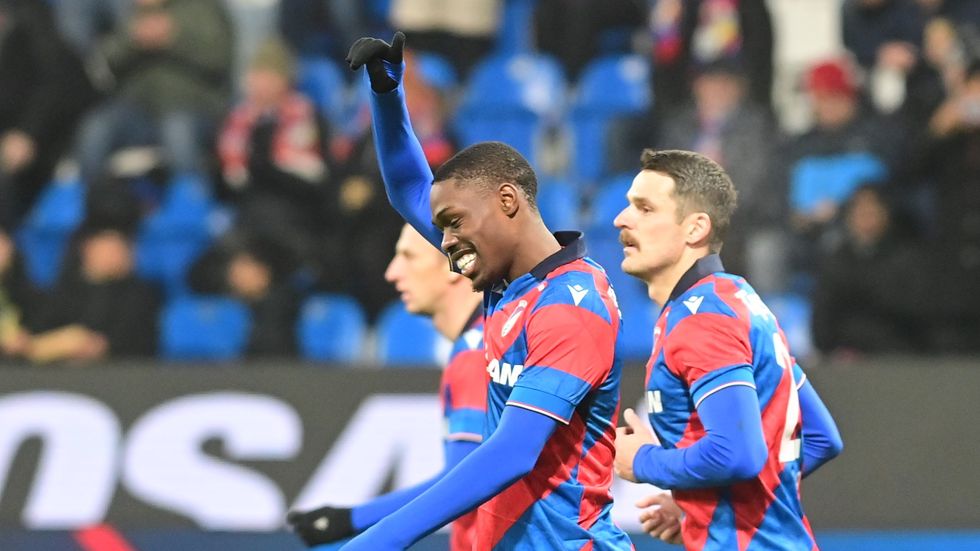 Plzeňský Cheick Souaré slaví gól do sítě Mladé Boleslavi, který později odvolal VAR