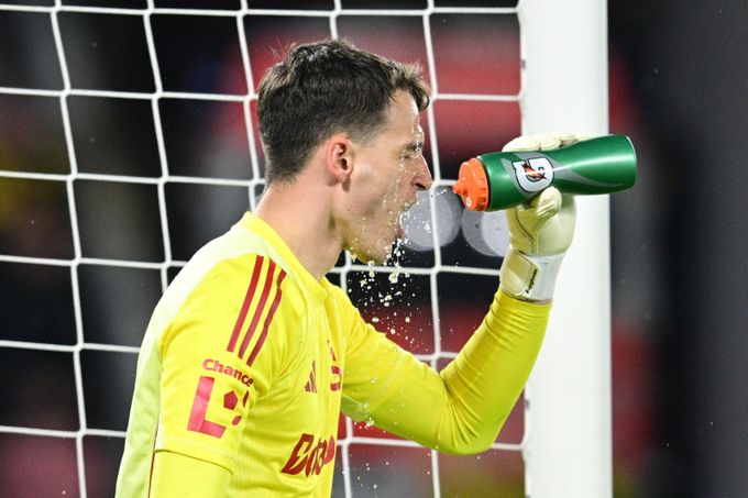 Surovčíkova první slova po derby. Psali mu i „normální“ slávisté, děkoval Černému Surovčíkova první slova po derby. Psali mu i „normální“ slávisté, děkoval Černému