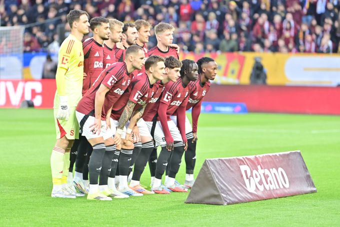 Další neúspěšná sezona Sparty: Jasně. Ale proč? Nevýrazné posily i problémy v podpalubí Další neúspěšná sezona Sparty: Jasně. Ale proč? Nevýrazné posily i problémy v podpalubí