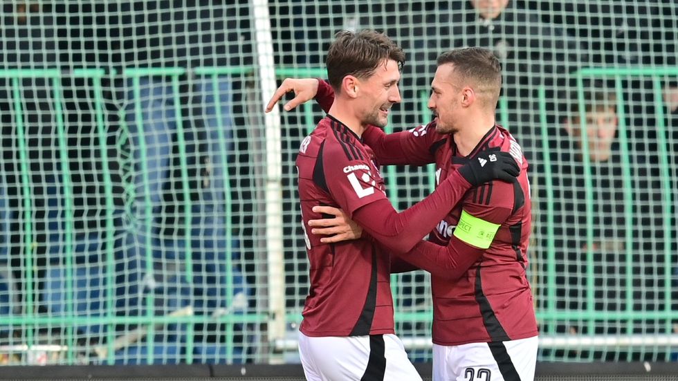 Radost hráčů Sparty po gólu Kairinena