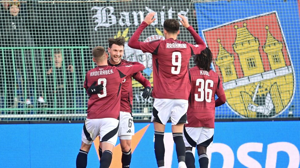 Radost hráčů Sparty po gólu Kairinena